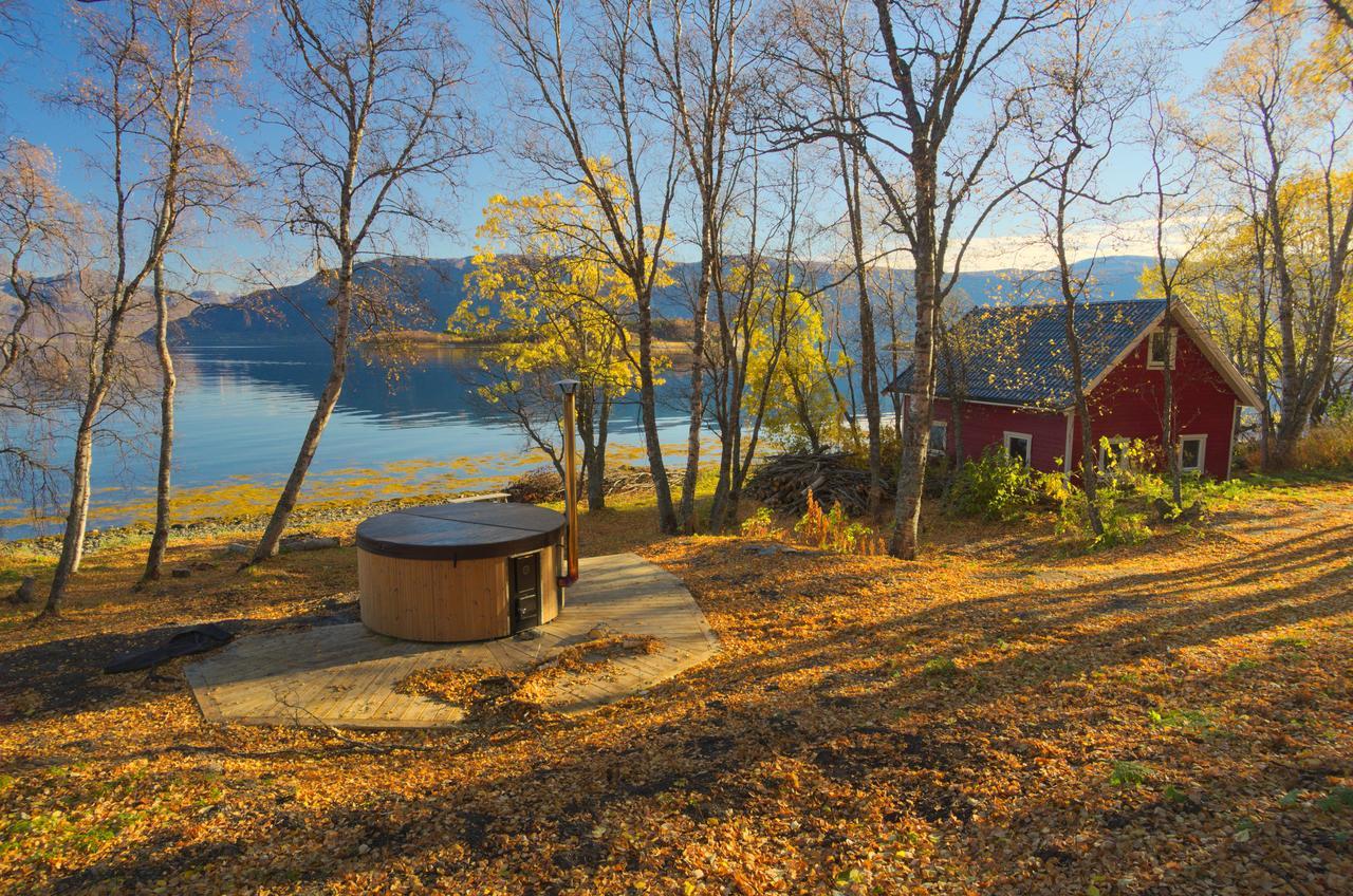 Solhov, Castle Of The Lyngen Alps Hotel Lyngseidet Екстериор снимка