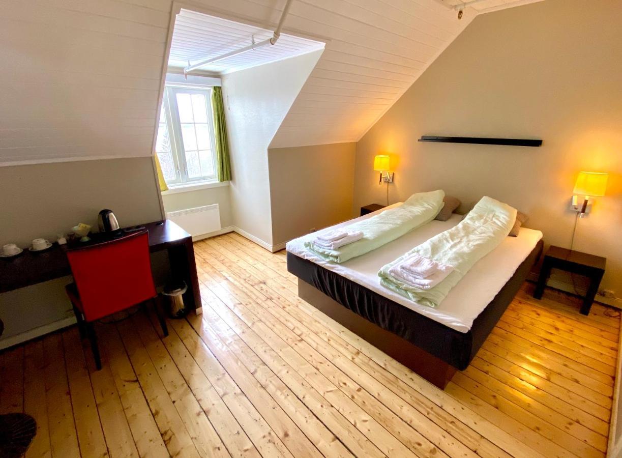 Solhov, Castle Of The Lyngen Alps Hotel Lyngseidet Екстериор снимка